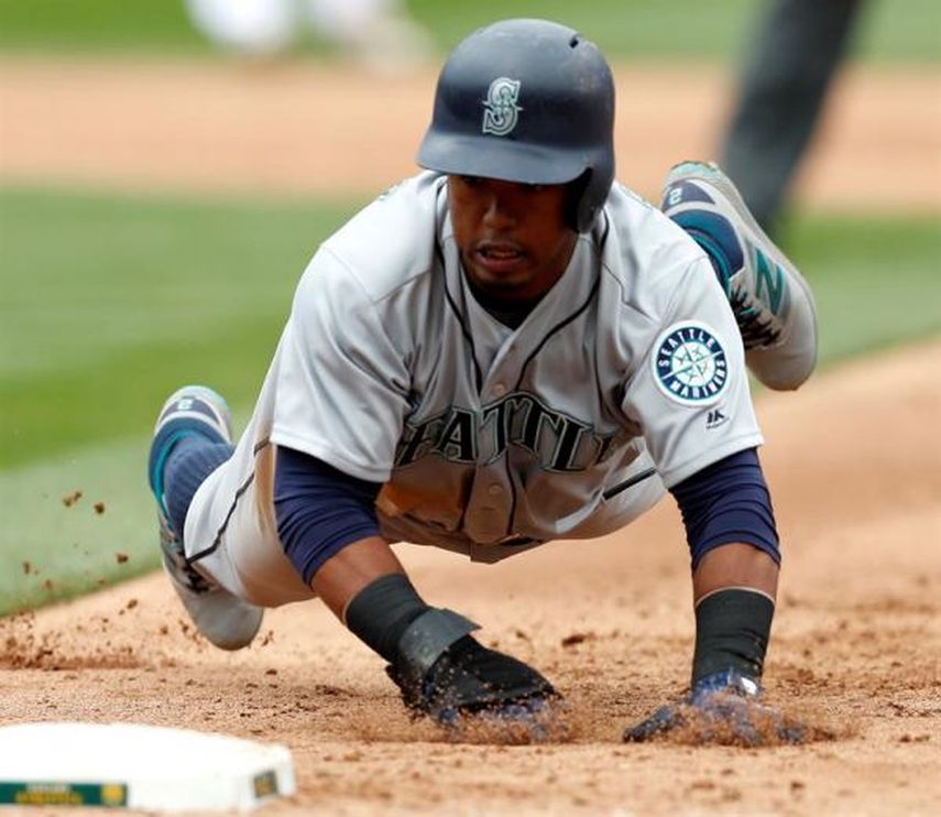 7-6. Segura y Zunino mandan la pelota a la calle para los Marineros