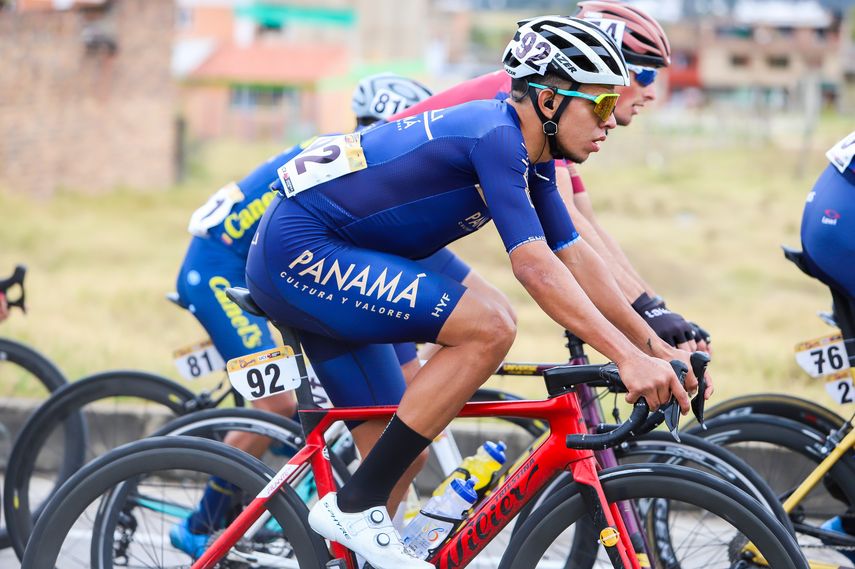 Harold Tejada nuevo líder, Franklin Archibold Mejor Panameño