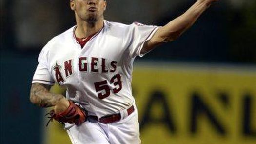 5-4. Santiago mantiene la ventaja de los Angelinos, y los Atléticos pierden terreno