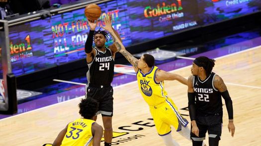 141-119. DeAaron Fox establece marca de 44 puntos y Kings dominan a Warriors