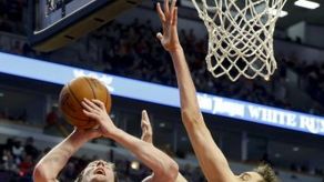 98-93. Ante los Wizards, Zeller ayuda a los Hornets a romper una racha perdedora
