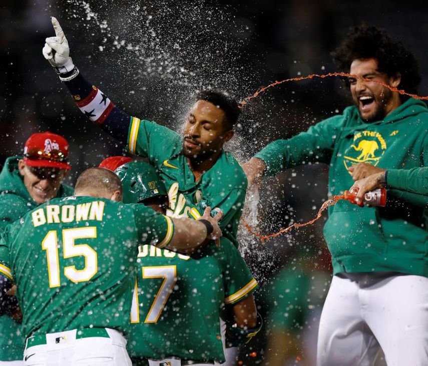 7-6. Kemp pega de sacrificio y sella el triunfo de los Atléticos