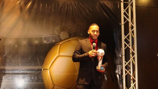 Ernesto bam bam Sinclair, ganador del gol estrella