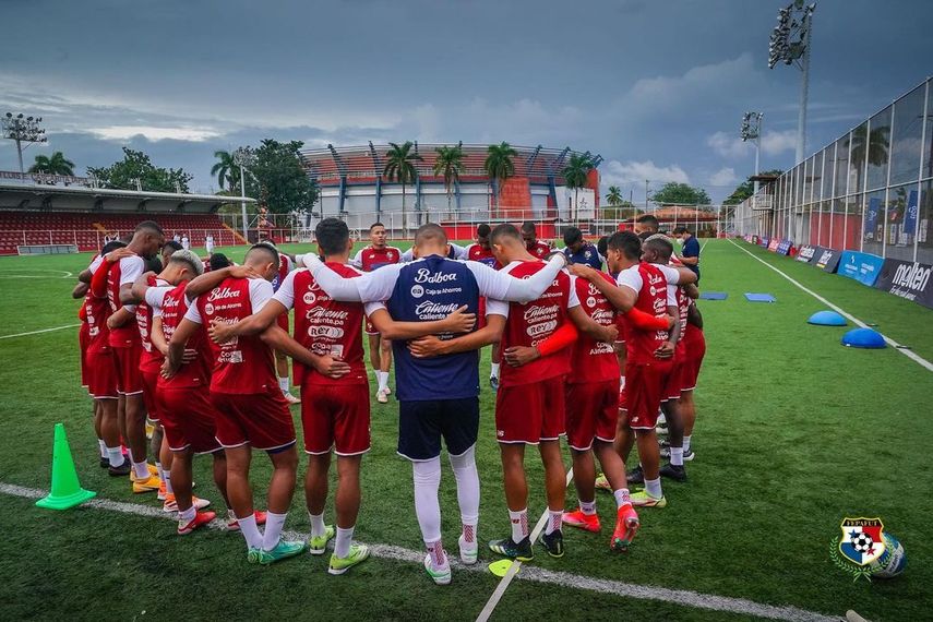 Cuatro legionarios entrenan con la Selección