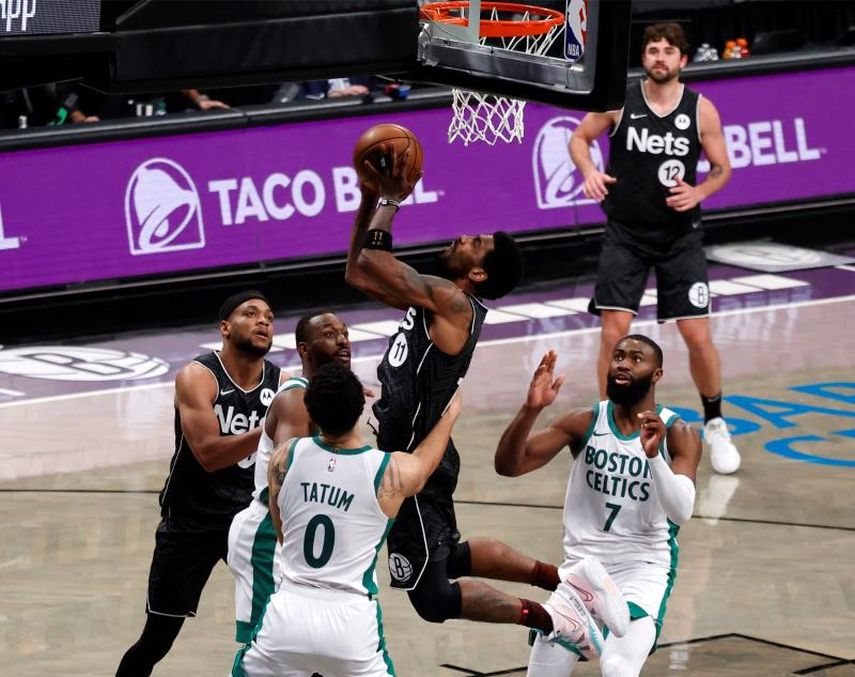 121-109. Irving, con 40 puntos, y Harden mantienen imparables a los Nets