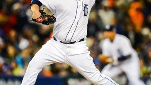 6-4. Martínez y Kinsler castigan a los Indios con sendos jonrones