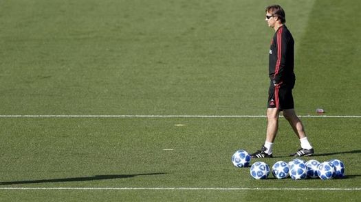 Lopetegui dirige la sesión y su plantilla recupera la sonrisa