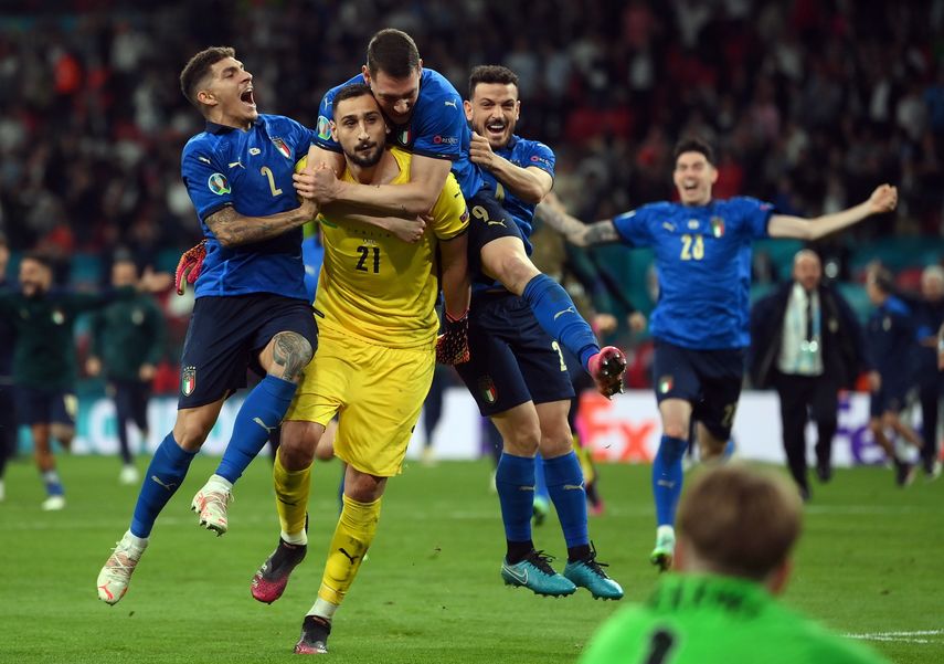 1-1 (3-2). Italia encuentra la gloria en los penaltis