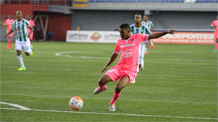 Árabe Unido ganó antes de su debut en Liga de Campeones; Chorrillo escapa del sótano