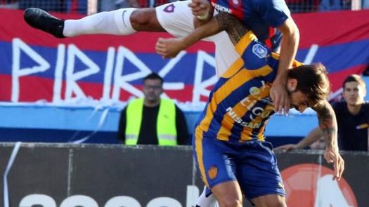 El defensa uruguayo Ignacio Pallas firma con el Puebla del fútbol mexicano