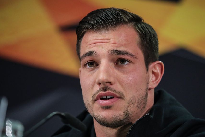 El Arsenal se trae competencia para Bellerín y ficha al lateral Soares