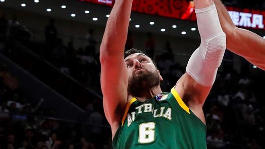 El veterano pívot australiano Andrew Bogut se retira de la competición activa