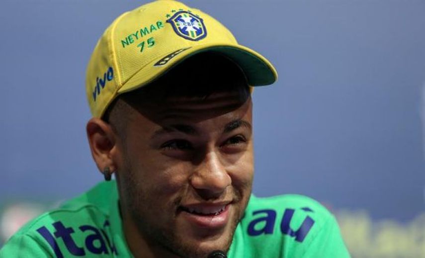 Neymar hará de todo para el triunfo de Brasil y ganar mano a mano a Suárez