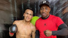 Brayan la Roca De Gracia (izquierda) y su entrenador Juan Mosquera (derecha) llevan ya varias semanas entrenando con miras a este importante compromiso. Foto: Cortesía/Team La Roca