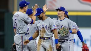 Rangers toman ventaja de 2 - 0 en la Serie de Campeonato