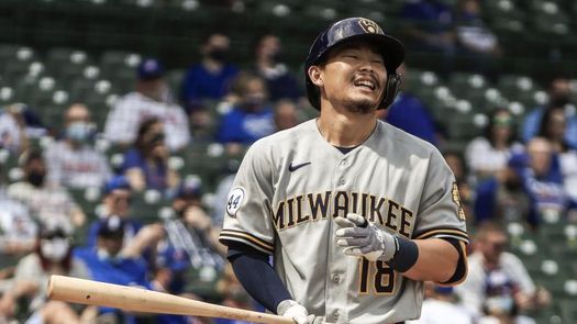 14-4. El dominicano Willy Adames apoya el bateo explosivo de los Cerveceros