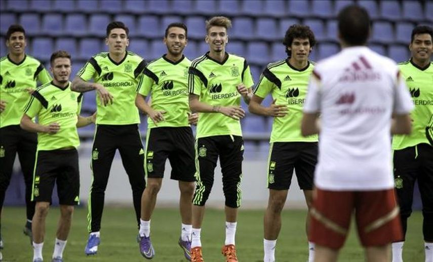 La selección española se entrena en Tenerife ante 300 aficionados