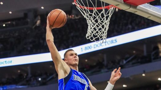103-112. Porzingis gana duelo a Sabonis y Mavericks vencen a Pacers
