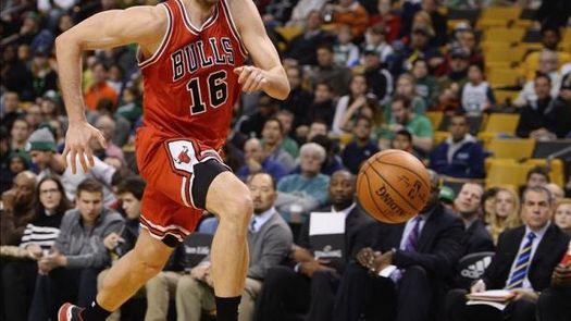 Los hermanos Pau y Marc Gasol mantienen protagonismo; Mirotic lo busca