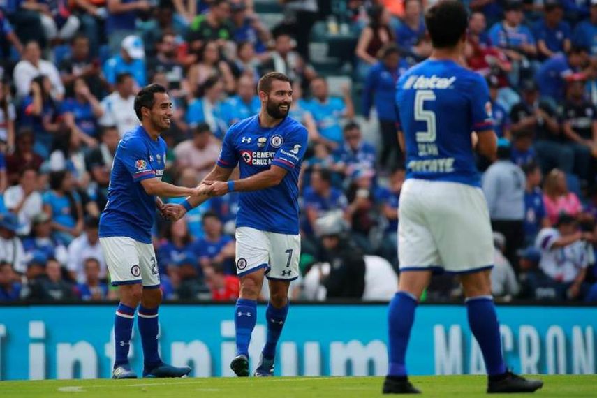 Cruz Azul, con plantilla renovada, recibirá mañana al Puebla en el Apertura