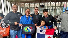 Foto grupal de los competidores del GFTeam en el Abu Dhabi Jiu-Jitsu Pro.&nbsp;