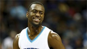 90-98. Walker cortó la mala racha de los Hornets