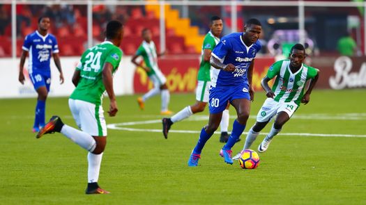 Árabe y Plaza fueron los únicos ganadores de la jornada 8