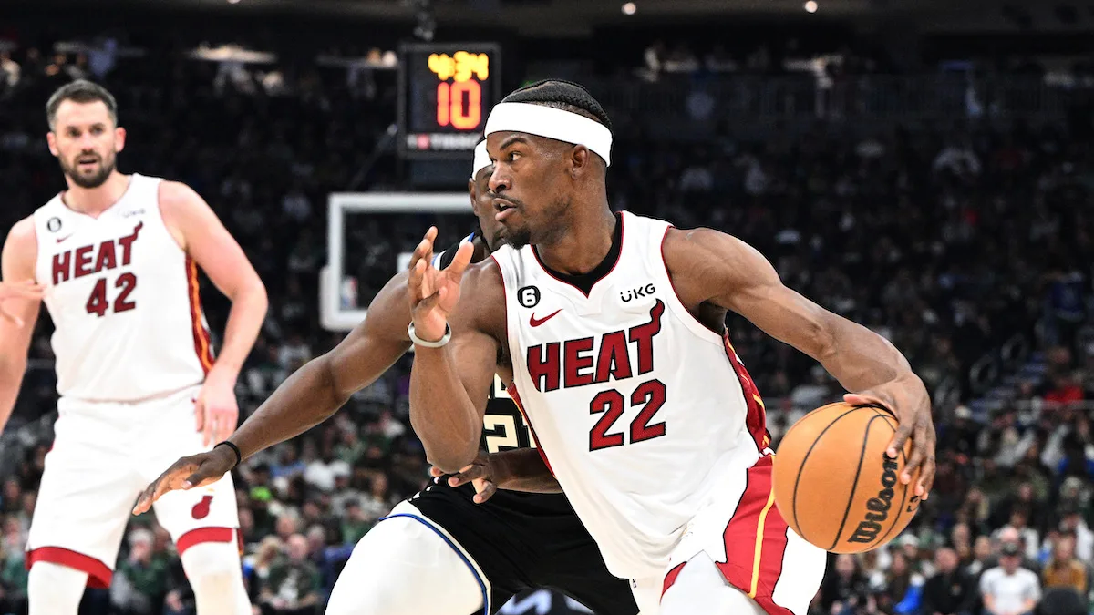 Miami toma ventaja en Milwaukee