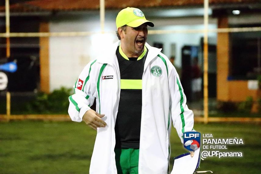 Juan Lopera debuta en el Alianza con triunfo ante el Árabe Unido