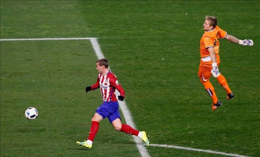 Godín, Augusto y Griezmann, en el once titular del Atlético