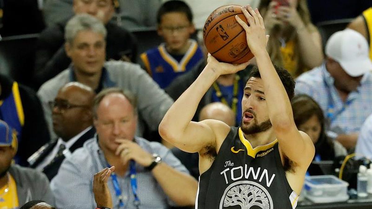 115-101. Thompson regresa y salva a Warriors ante los Lakers, sin James