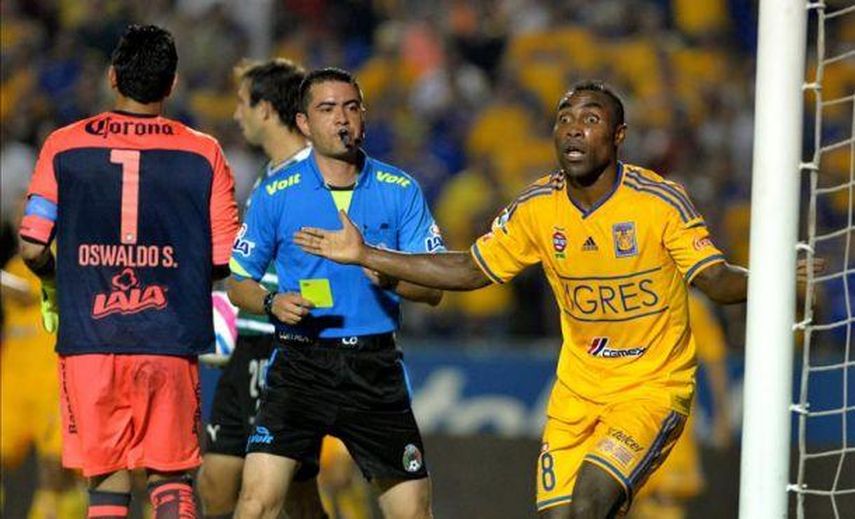 El ecuatoriano Guerrón dice que duelo ante Santos es ganar o ganar