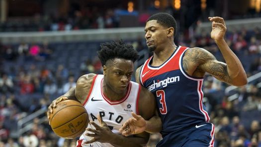 Los Raptors demuestran a James que ellos son campeones; Warren anota 53 puntos