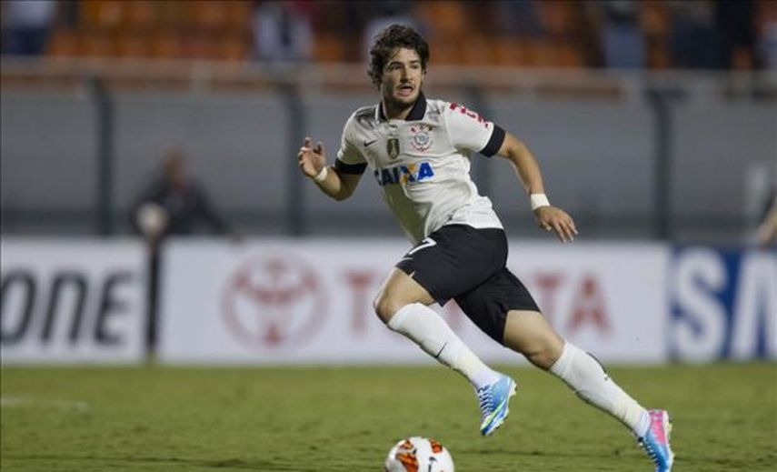 El agente de Pato confirma la cesión del delantero al Chelsea