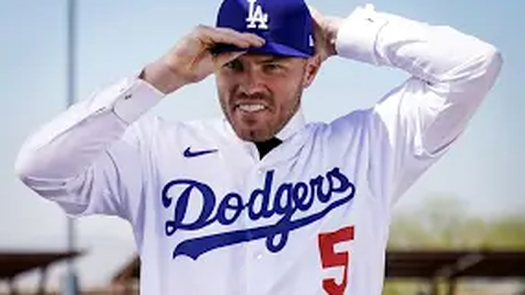 Freddie Freeman conectó su primer HR con los Dodgers