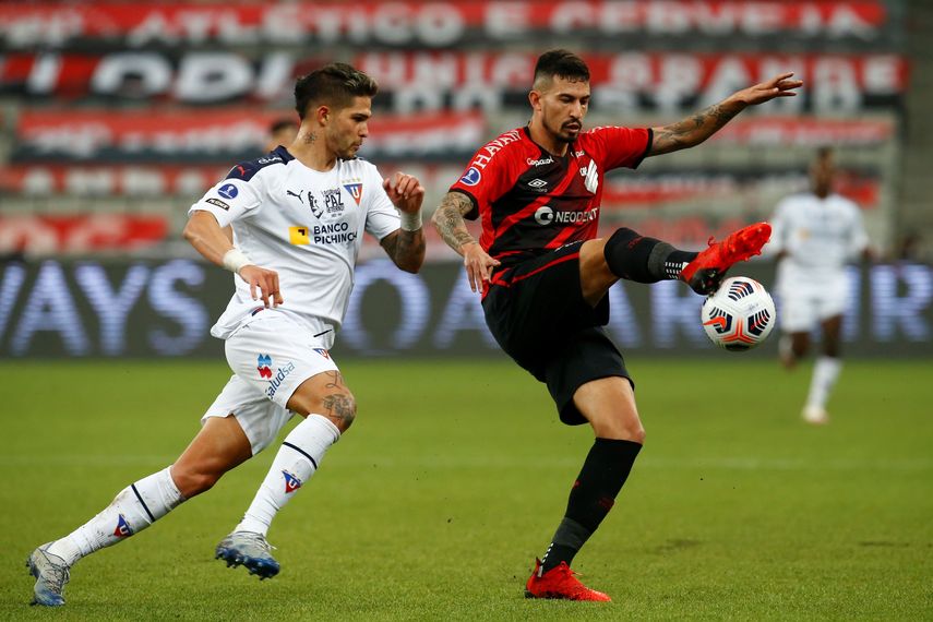 4-2. El Paranaense remonta, elimina a Liga de Quito y avanza a la semifinal