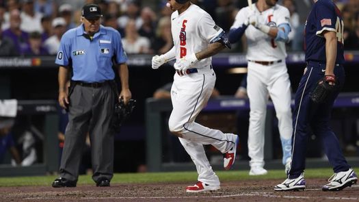 El dominicano Manny Machado impulsa carrera ganadora de los Padres