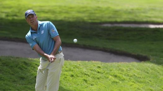 Los estadounidenses Brown y Kuchar relevan a Bradley en el liderato Los estadounidenses Brown y Kuchar relevan a Bradley en el liderato