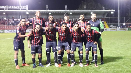 La academia acaba con el invicto del ‘Toco’ Castillo