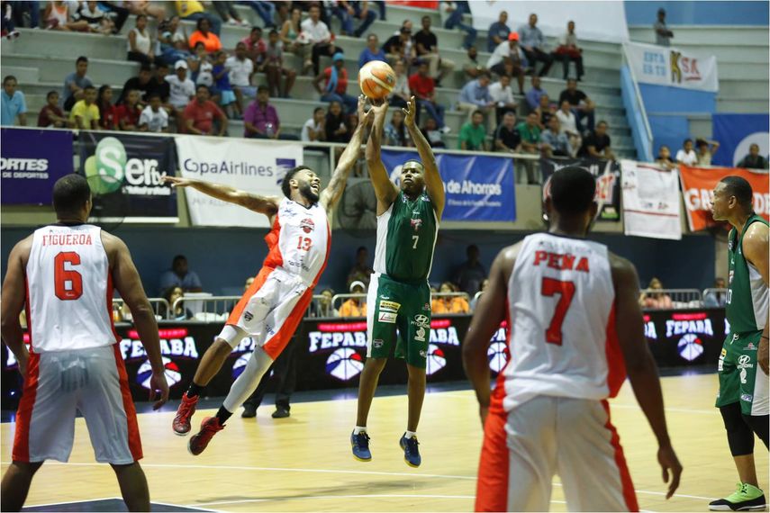 Caballos trastabillan ante Toros; Dos equipos avanzan a semifinales