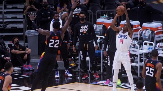 120-114: Los Suns toman ventaja ante los Clippers con un espléndido Booker