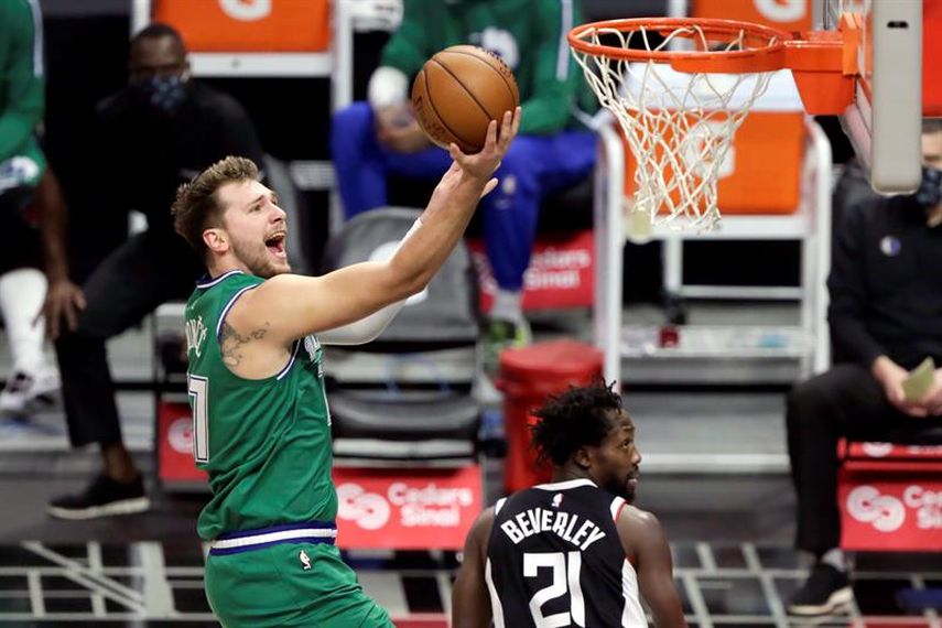 105-89: Ni Leonard ni George pueden parar a un espectacular Luka Doncic