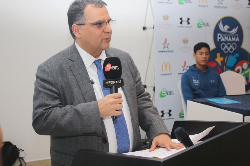 Grama del estadio Rommel Fernández recupera su esplendor