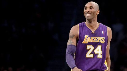 94-100. Bryant supera a Jordan y lo celebra con la tercera victoria en línea de los Lakers