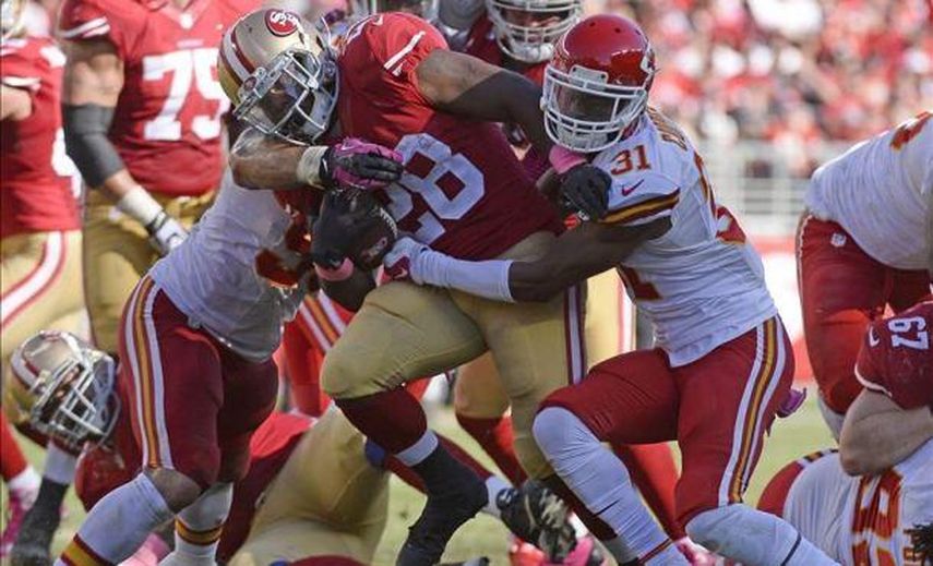 22-17. Dawson lideró a 49ers con cinco goles de campo y Santos logró uno