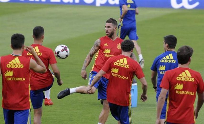 La Roja vuelve a agotar el papel en su inicio del camino hacia Rusia 2018