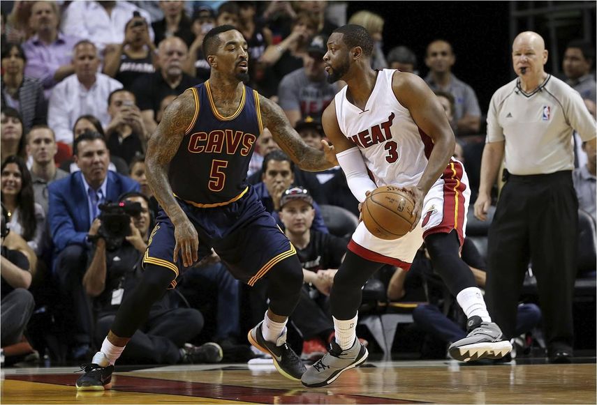 106-92. Wade le ganó el duelo a James y Heat a los Cavaliers