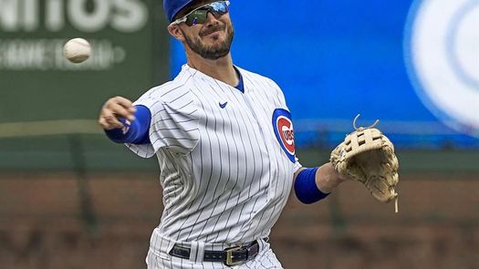 4-3. Robertson y Urías castigan con jonrones a los Rojos