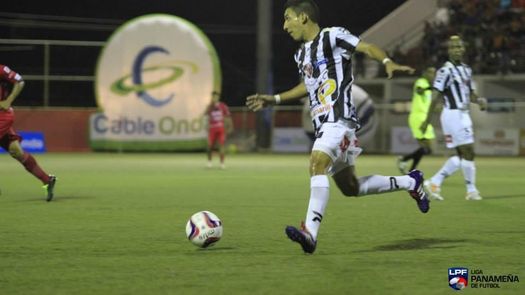 Tauro FC y Chorrillo FC, chocan en el Rommel Fernández