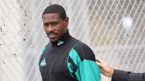 Brown, acusado de disparar contra un hombre en mayo, mantiene su inocencia mientras su defensa alega legítima protección propia.